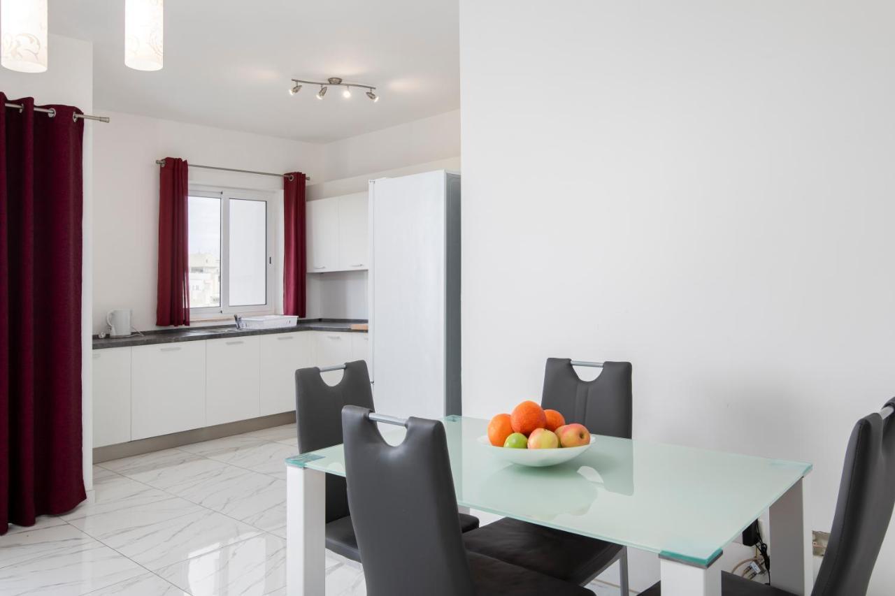 Sea View Apartment 2 Bedrooms 2 Bathrooms, 2 Minutes Away From The Sea Saint Julian's Exteriér fotografie