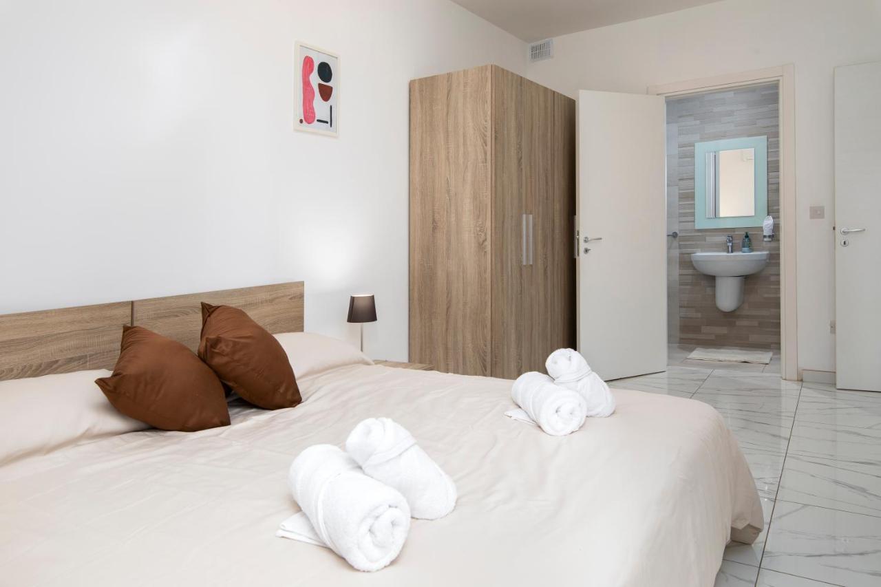 Sea View Apartment 2 Bedrooms 2 Bathrooms, 2 Minutes Away From The Sea Saint Julian's Exteriér fotografie